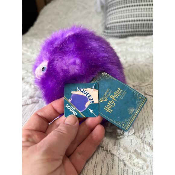 Purple Pygmy Puff Plush Universal Studios The Wizarding World of Harry Potter - Picture 7 of 8
